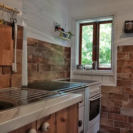 Mala Kuca * Vele Drage