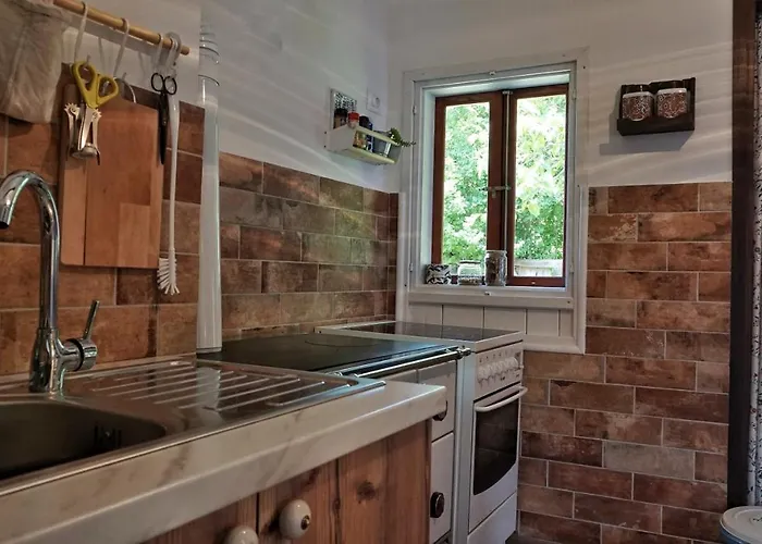 Mala Kuca * Vele Drage